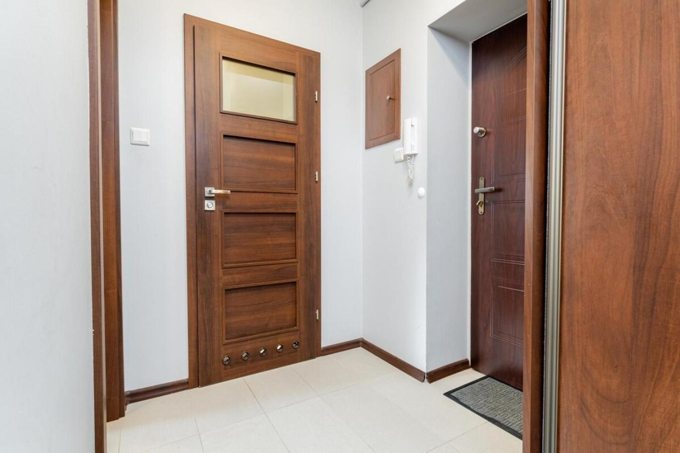 Karmelicka Sunflower Apartment Warsaw